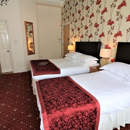 The Berkeley Guesthouse Eastbourne Bagian luar foto