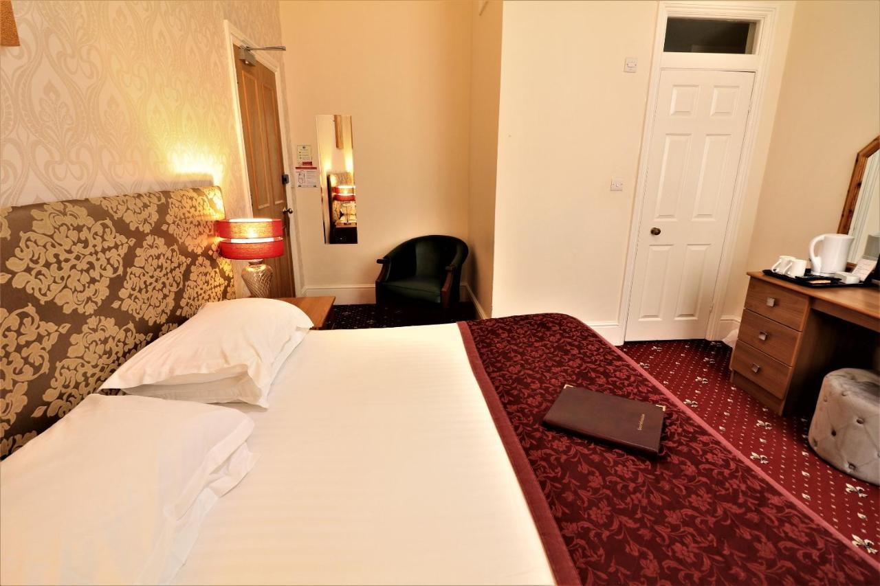The Berkeley Guesthouse Eastbourne Bagian luar foto