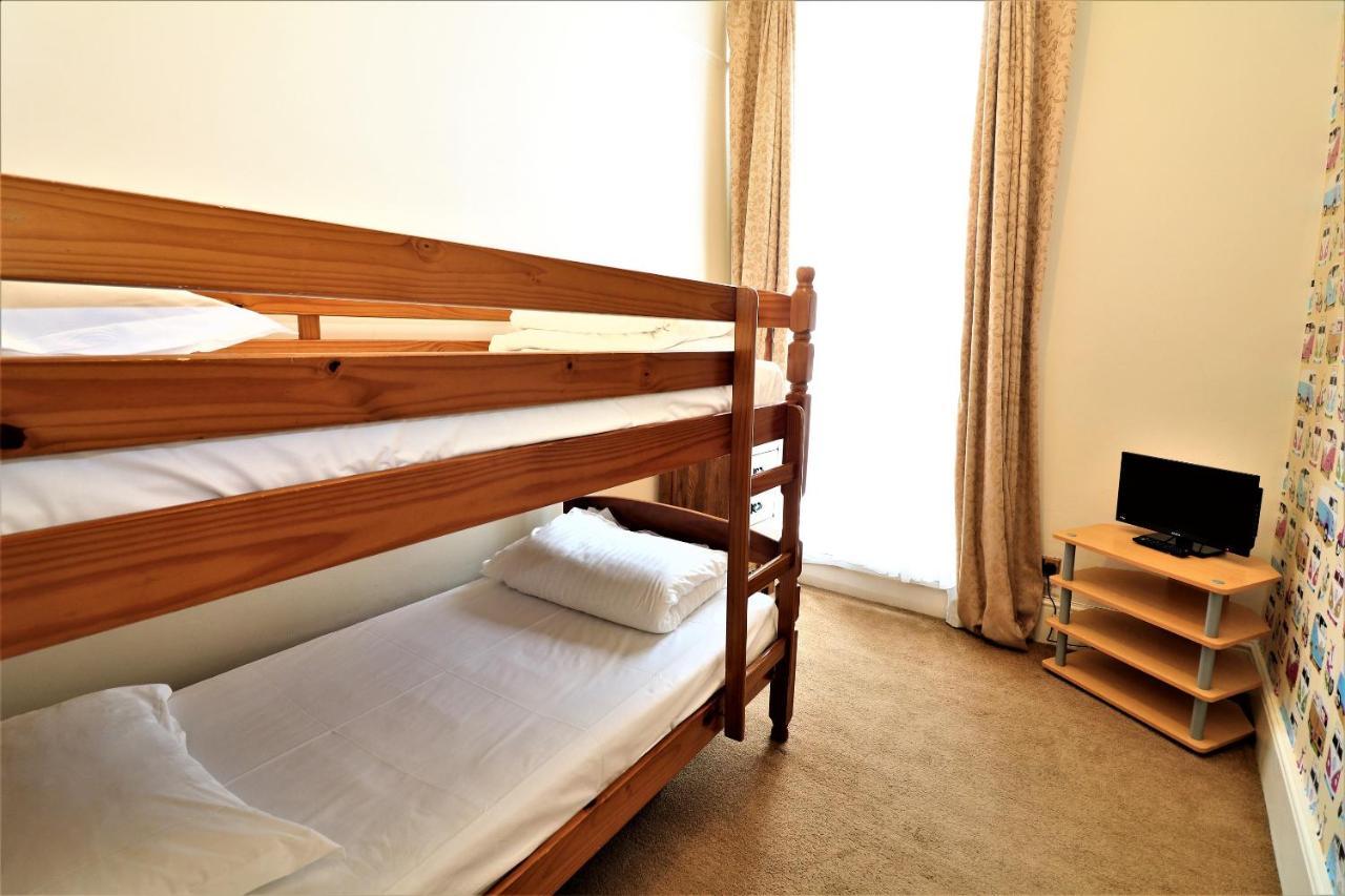 The Berkeley Guesthouse Eastbourne Bagian luar foto