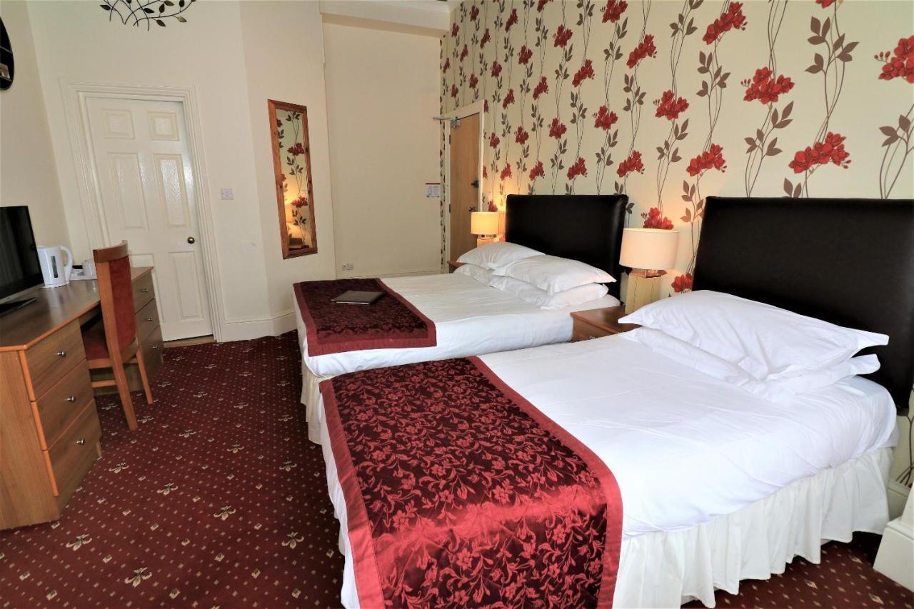 The Berkeley Guesthouse Eastbourne Bagian luar foto